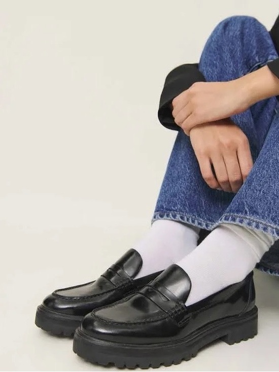 Reformation Shoes - Reformation Agathea Chunky Loafer Black Size 8.5